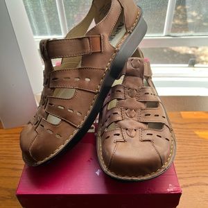 Alegria Pesca shoes. Size 40 equivalent to 91/2-10